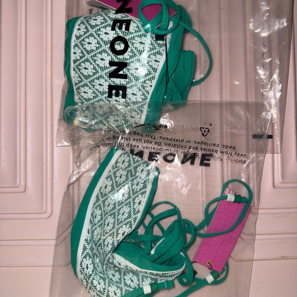 Green Patterned Bikini Set - Picture 6 of 6
